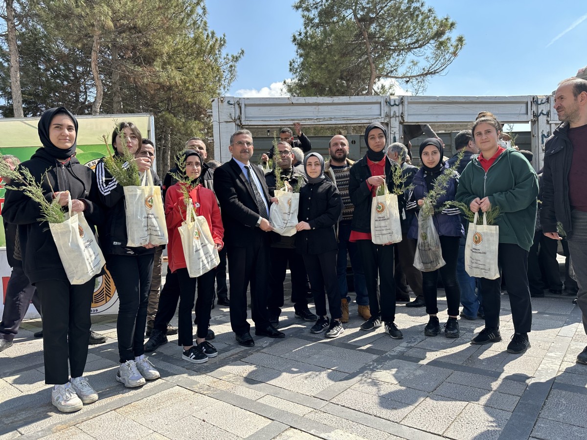 6 bin adet ücretsiz fidan dağıtıldı   