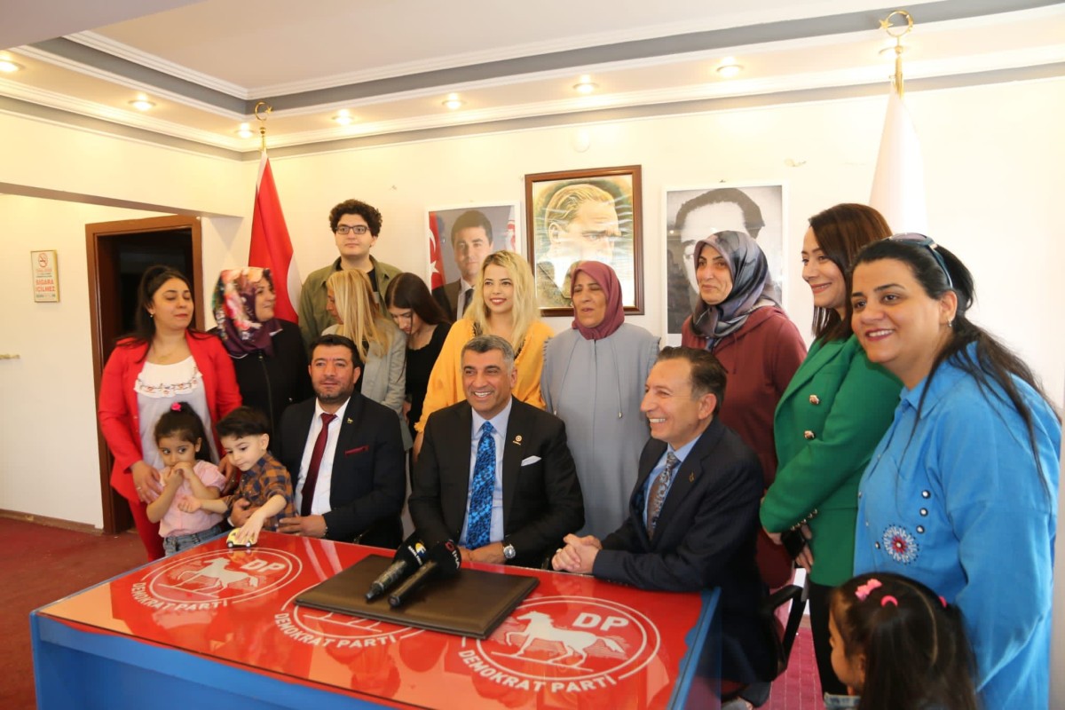 CHP Milletvekili Erol Demokrat Parti Elazığ İl Başkanlığı'nı ziyaret etti