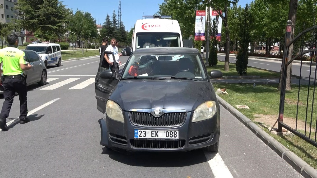 Otomobilin çarptığı çocuk yaralandı  