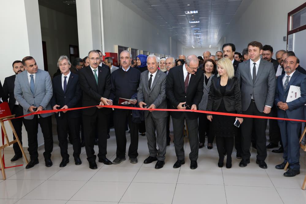 Elazığ’da ‘İletişim Müzesi’ ve ‘Fotoğraflarda Yaşayan Harput Sergisi’ açıldı
