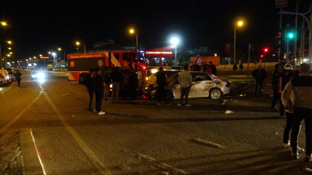 Malatya’da 3 aracın karıştığı kazada can pazarı: 5 yaralı
