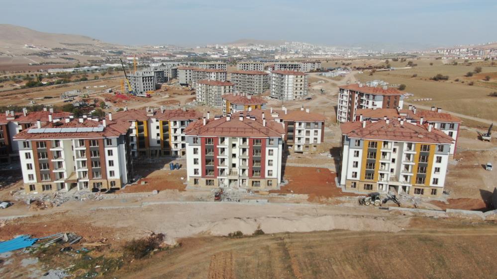 Temelini Cumhurbaşkanı Erdoğan’ın attığı deprem konutlarının yüzde 75’i tamamlandı
