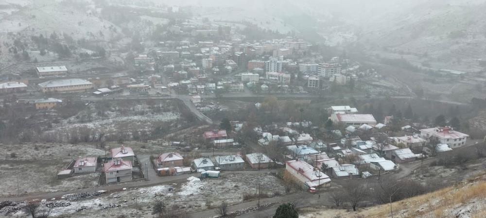Tunceli’de kar yağışı hayatı olumsuz etkiledi
