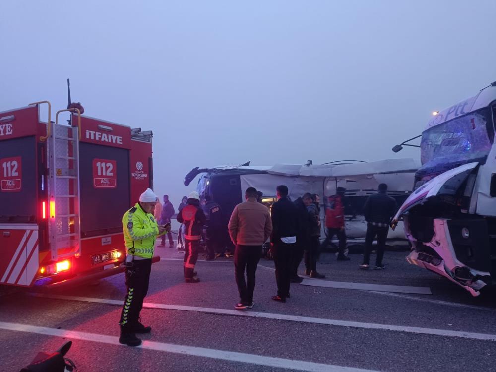 Malatya’da yolcu otobüsü devrildi: 4 ölü, 36 yaralı
