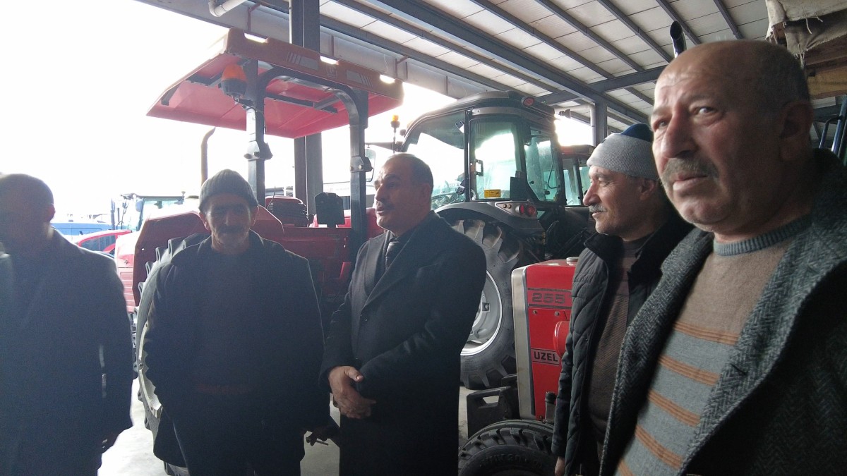 Başkan Alan traktörcü esnafları sitesini ziyaret etti