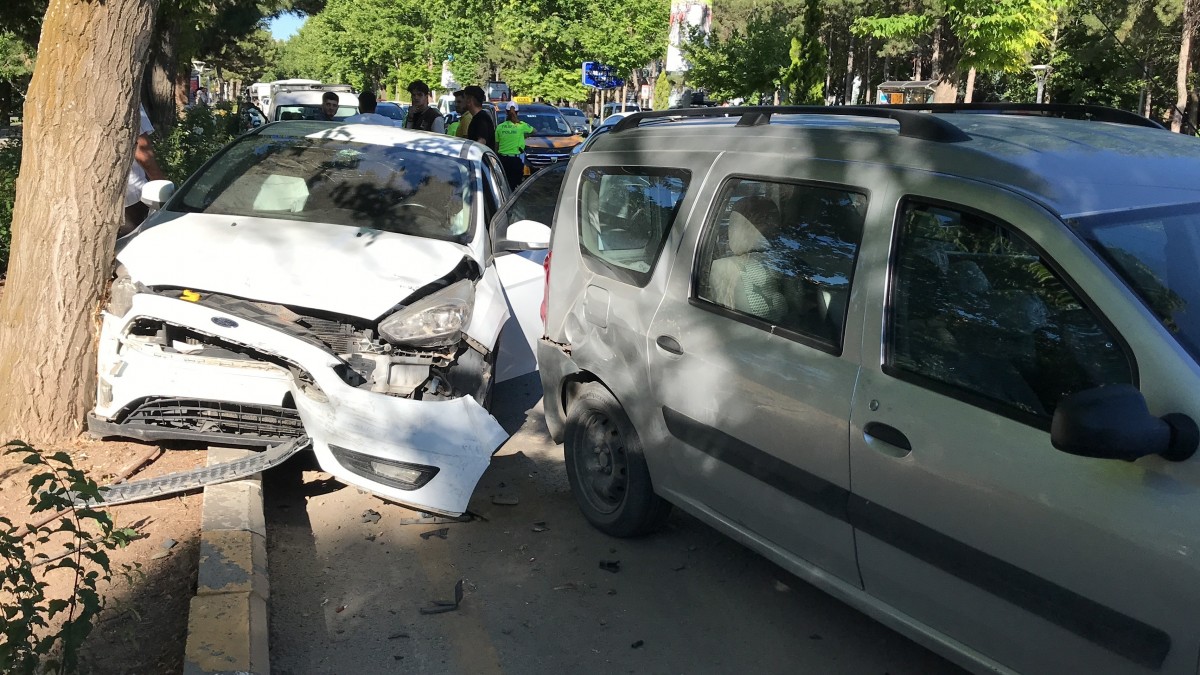 Elazığ’da zincirleme trafik kazası