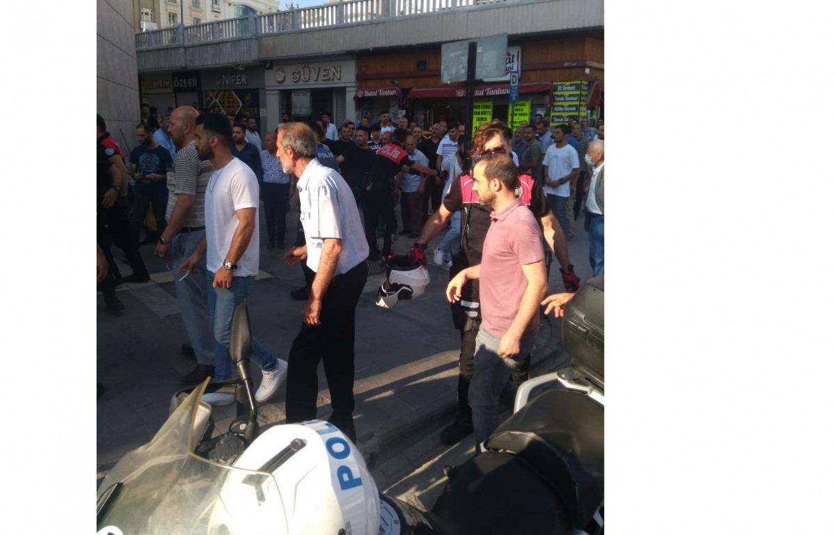 Gazi Caddesinde bıçaklı kavga