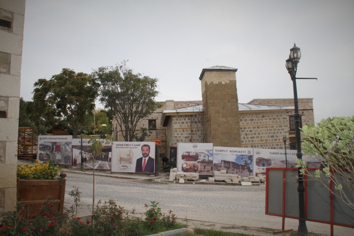 515 yıllık tarihi Ahmet Bey Camisinde restorasyon çalışmaları sürüyor   
